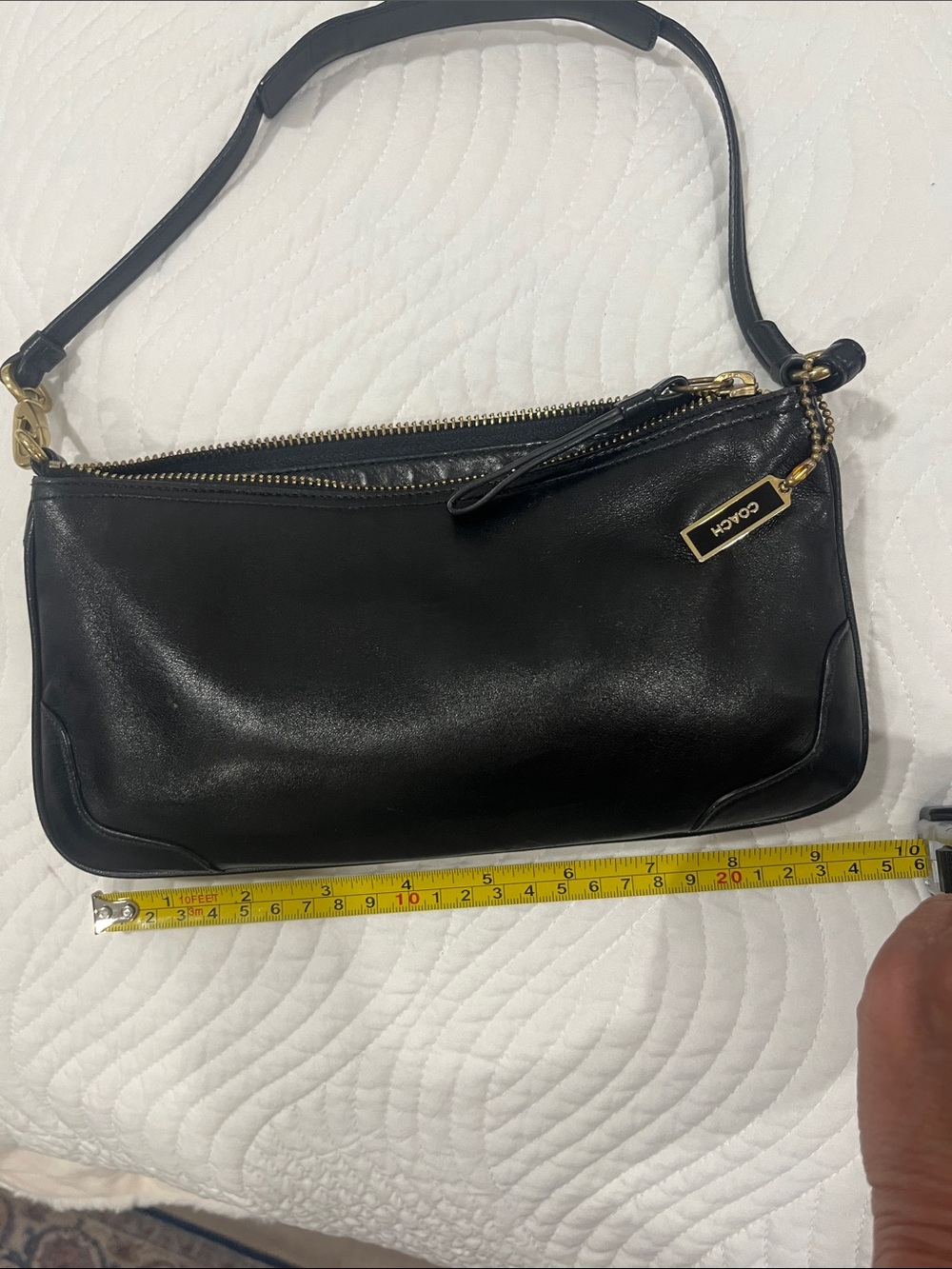 Vintage Coach Black Leather Shoulder Bag with Gold Hardware Accent - Picture 4 of 8